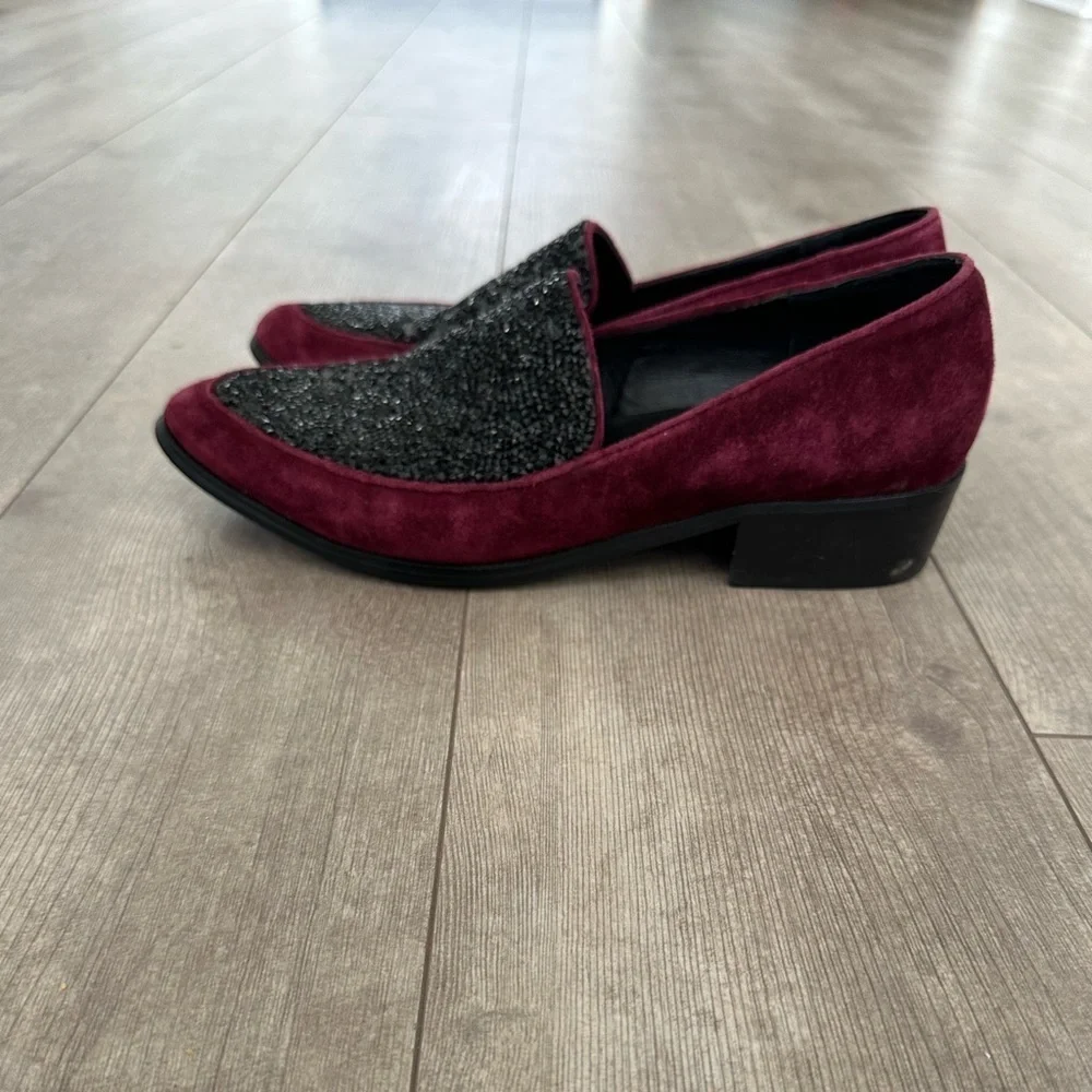 Tracy Reese Womens Size 8.5 Burgundy Suede Glitter Jewel Front Loafers
